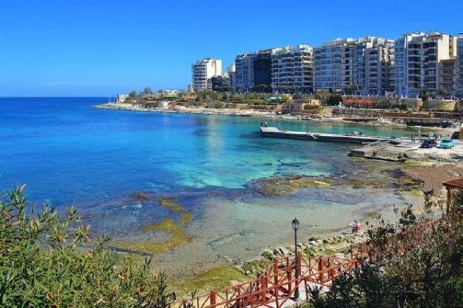 Stylish 2Br Apartment In Central St Julians سانت جوليان المظهر الخارجي الصورة