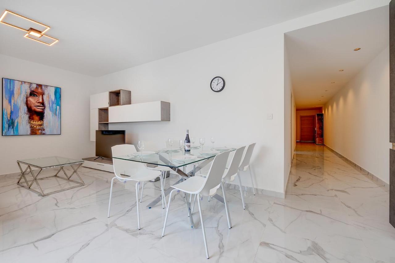 Stylish 2Br Apartment In Central St Julians سانت جوليان المظهر الخارجي الصورة